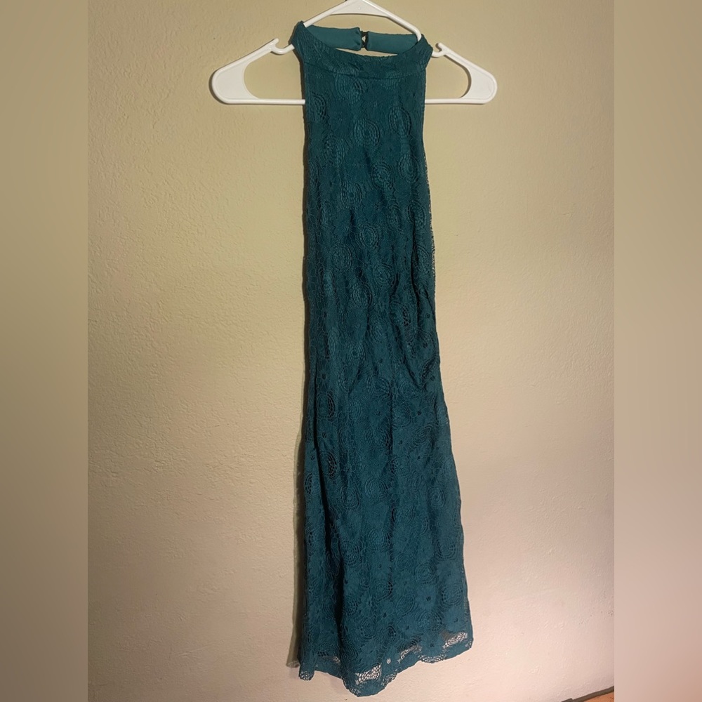 Emerald lace backless dress